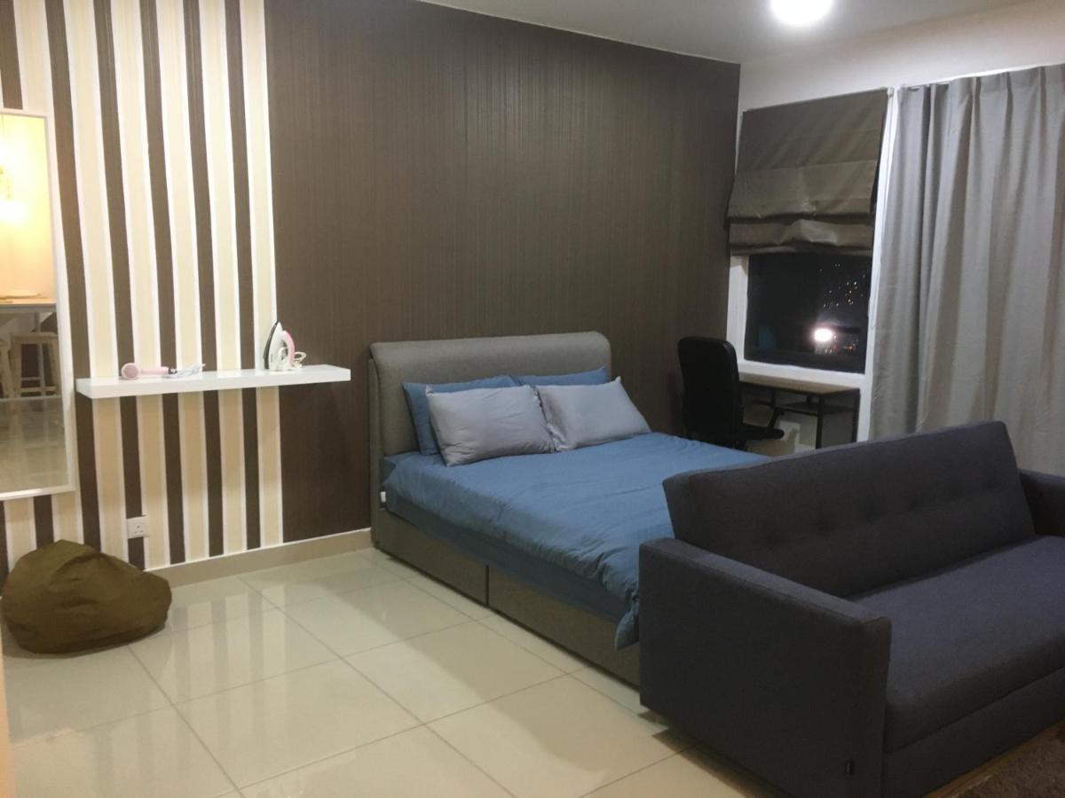Warm Stay At Trefoil Setia Alam Exterior foto